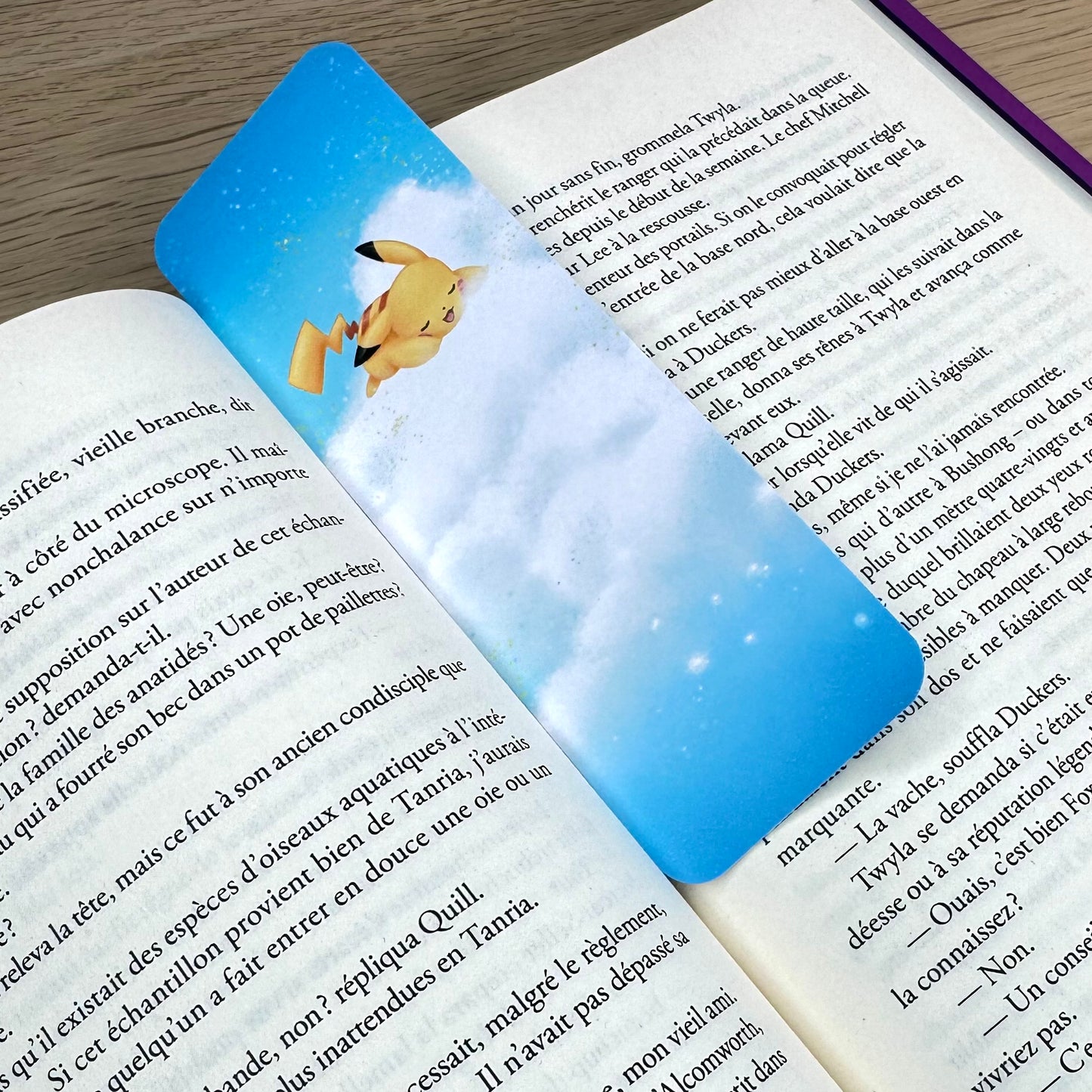 Marque-page papier - Pikachu in the Clouds